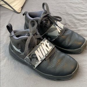 Nike boys basketball shoes